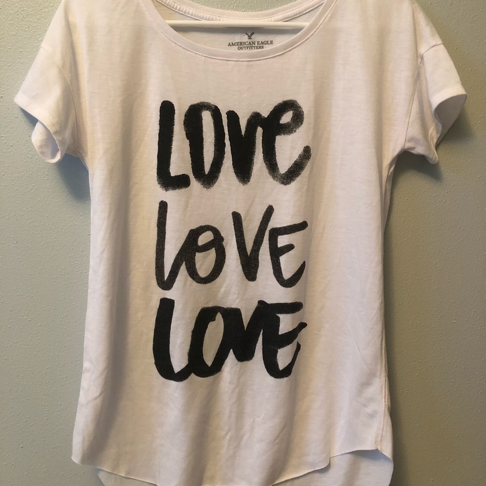 White American Eagle short sleeve shirt